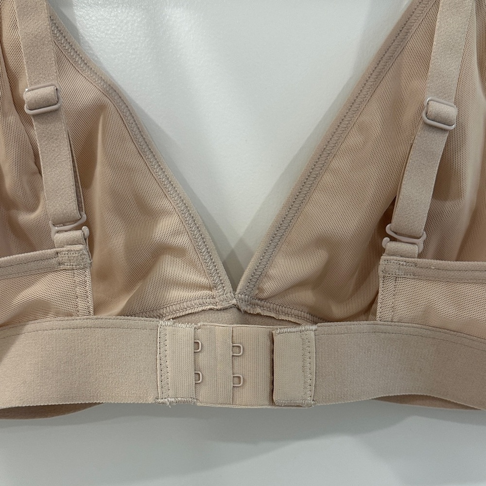 Old Navy Mesh V-Neck Bralette Bra - Picture 6 of 6
